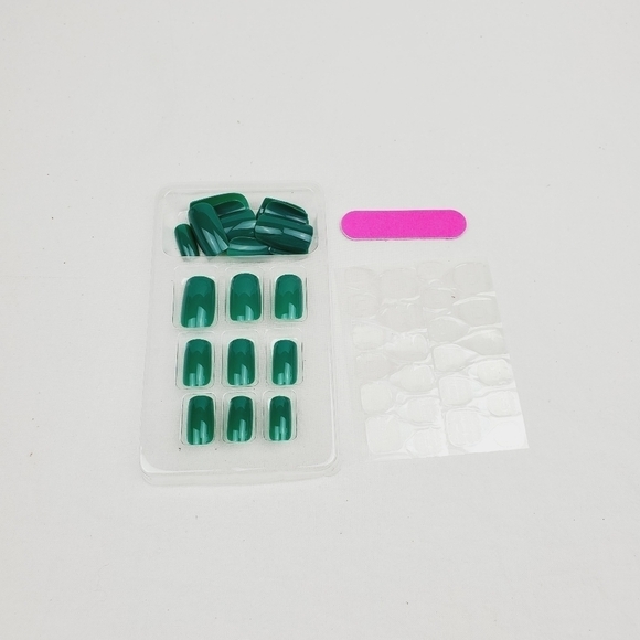 24 Pieces Fake Press On Nails - Picture 4 of 5